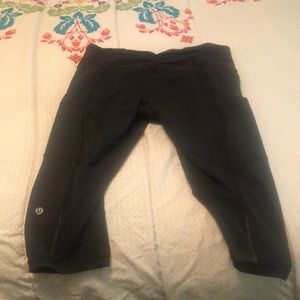 Lululemon black crop leggings